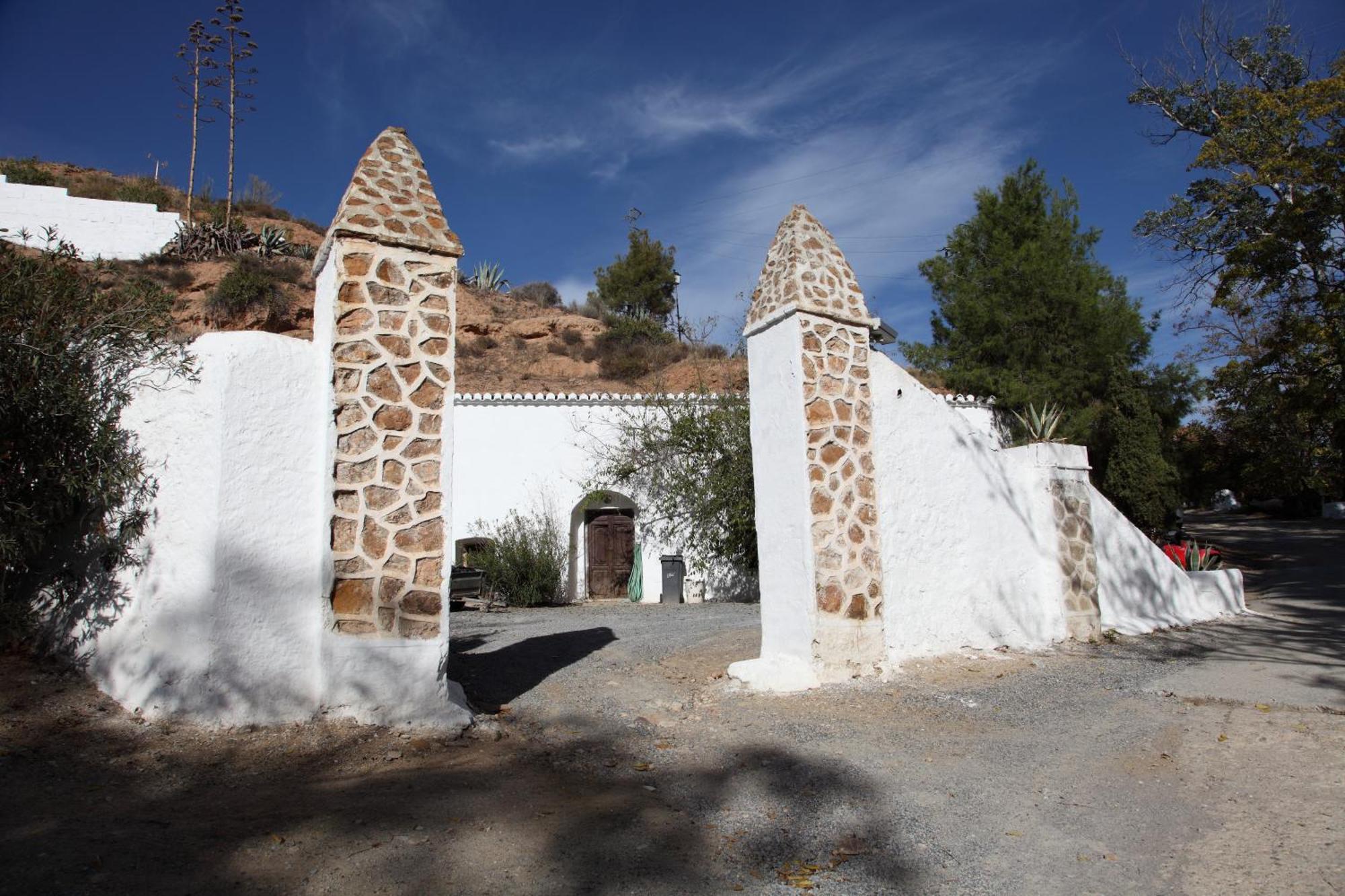 Casas Cueva Y Cortijo La Tala En Guadix Hotel Room photo